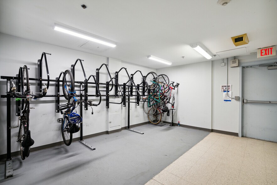 More Photos Of 1405 Locust St, Philadelphia Office For Lease