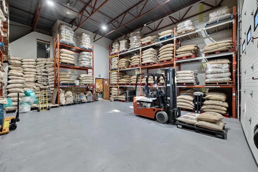 More Photos Of 4116 64 Av SE, Calgary Industrial For Sale