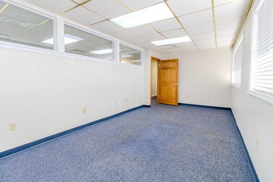 More Photos Of 9173 Lincoln Hwy, Irwin Office For Sale