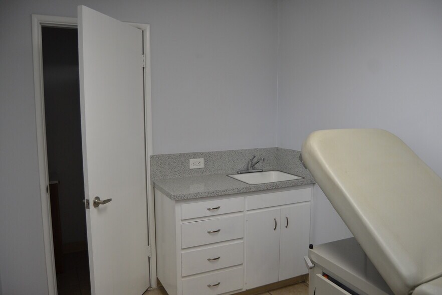 More Photos Of 1384 N Waterman Ave, San Bernardino Office For Lease