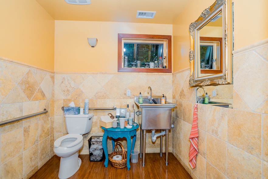 More Photos Of 888 Portola Rd, Portola Valley Office For Lease