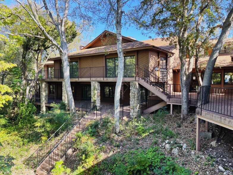 More Photos Of 4547 Lake Shore Dr, Waco Office For Sale