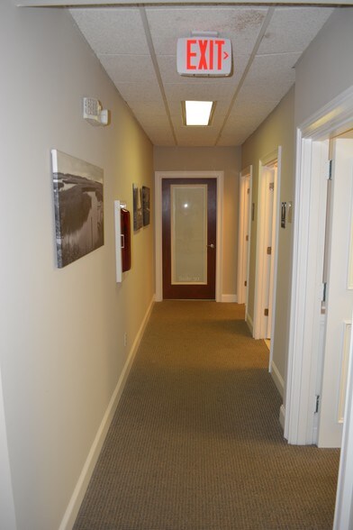 More Photos Of 1442 Military Cutoff Rd, Wilmington Medical For Lease