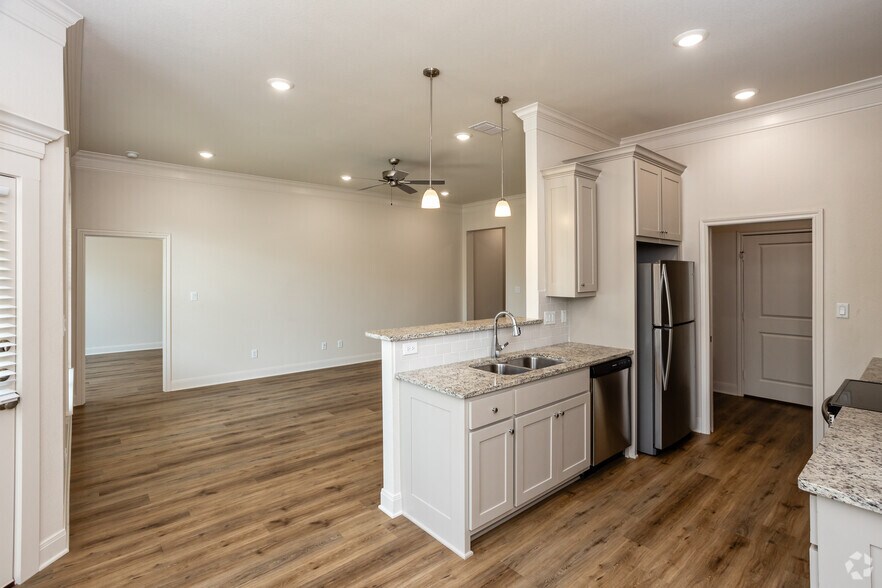 More Photos Of 8406 Cambridge Rd, Tyler Apartments For Sale