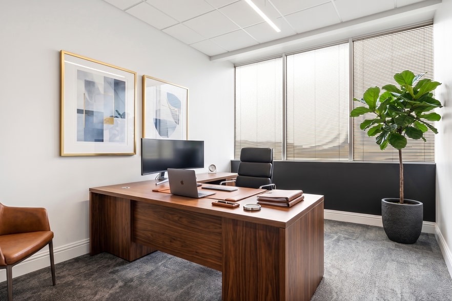 Primary Photo Of 10 Burton Hills Blvd, Nashville Coworking Space