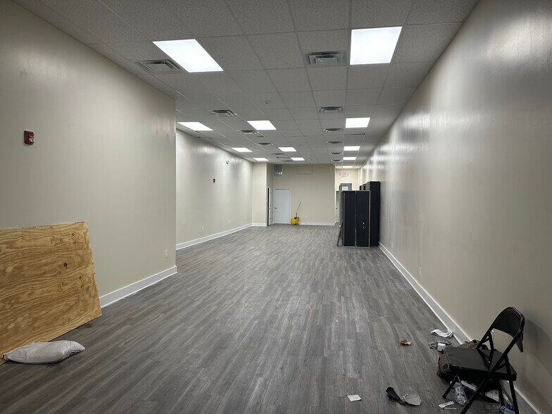 More Photos Of 583-587 Broad St, Newark Storefront Retail Office For Lease