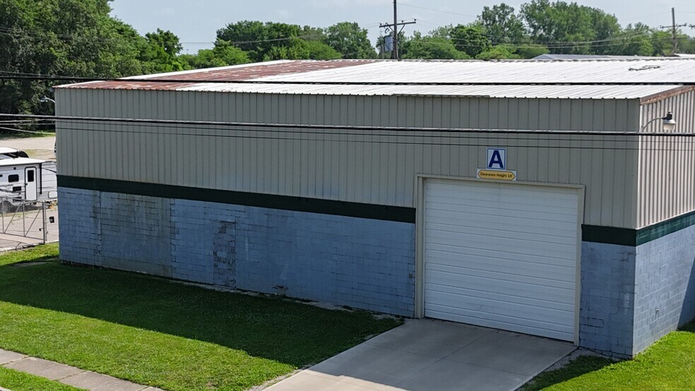 More Photos Of 600 Albert Rd, Brookville Warehouse For Lease