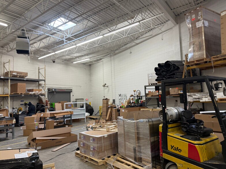 More Photos Of 2918 Ritchie Rd, District Heights Service For Lease