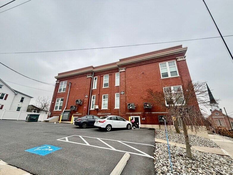 More Photos Of 216 Penn St, Bath Apartments For Sale