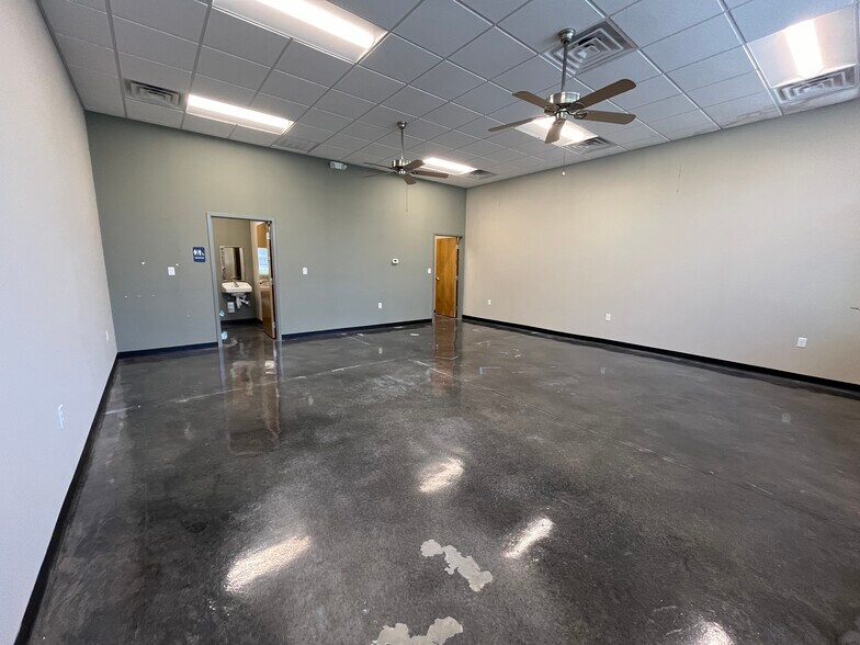 More Photos Of 2316 S 17th St, Wilmington Unknown For Lease