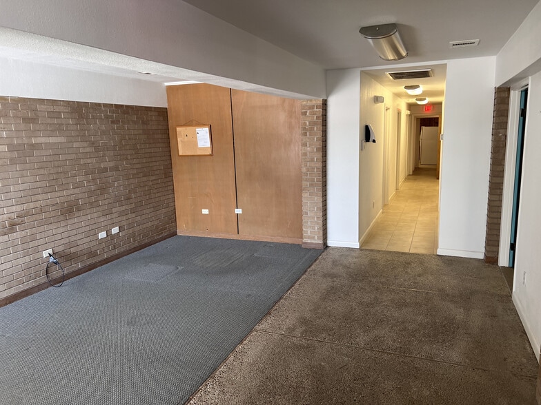 More Photos Of 712 5th Ave N, Texas City Office For Sale