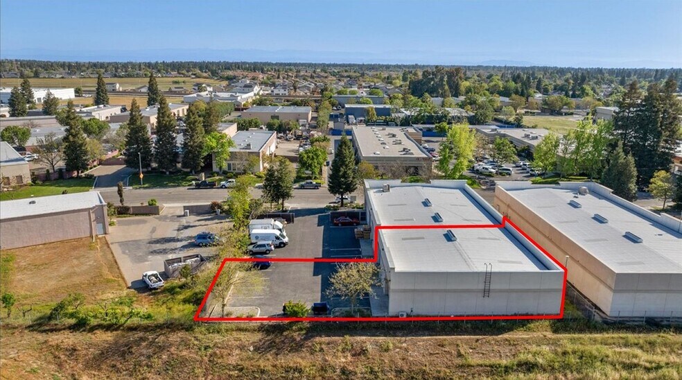 More Photos Of 4753 W Jennifer Ave, Fresno Warehouse For Lease
