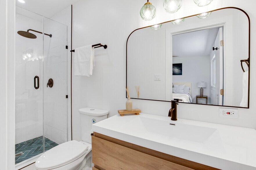 More Photos Of 18506 Kingsdale Ave, Redondo Beach Apartments For Sale