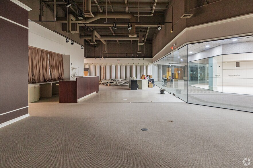 More Photos Of 23533 Mercantile Rd, Beachwood Flex For Sale