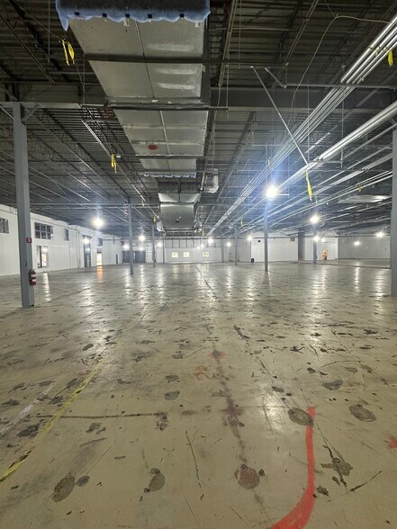 More Photos Of 32 Coslin Dr, Southborough Research And Development For Lease