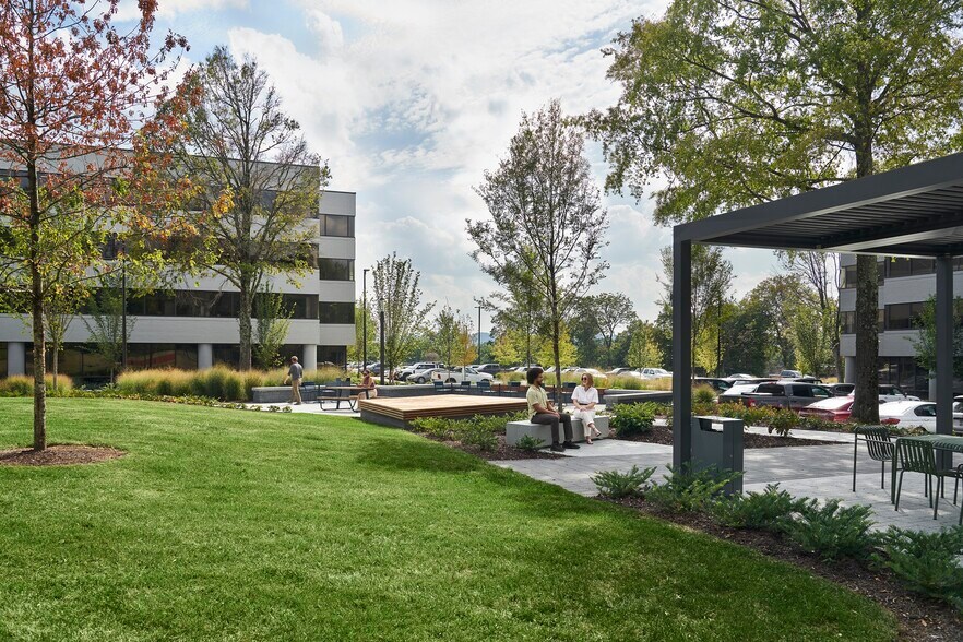 More Photos Of 100 Westwood Pl, Brentwood Office For Lease