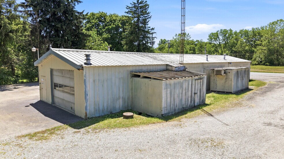 More Photos Of 3433 Sharon Rd, West Middlesex Warehouse For Sale