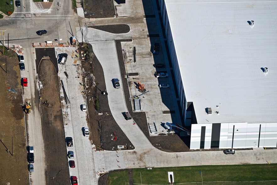 More Photos Of 4601 Dr. MLK Jr. Dr, Arlington Distribution For Lease