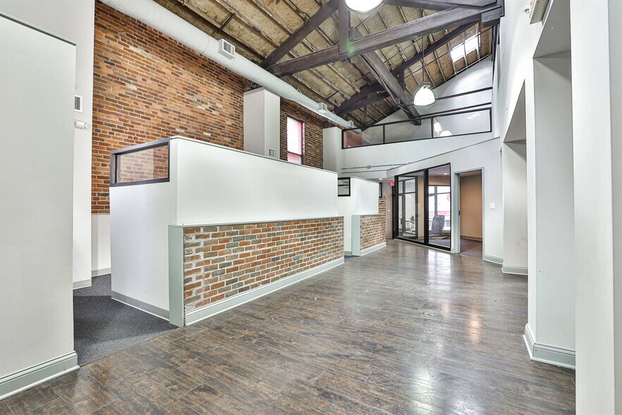 More Photos Of 1420 Sycamore St, Cincinnati Office For Sale