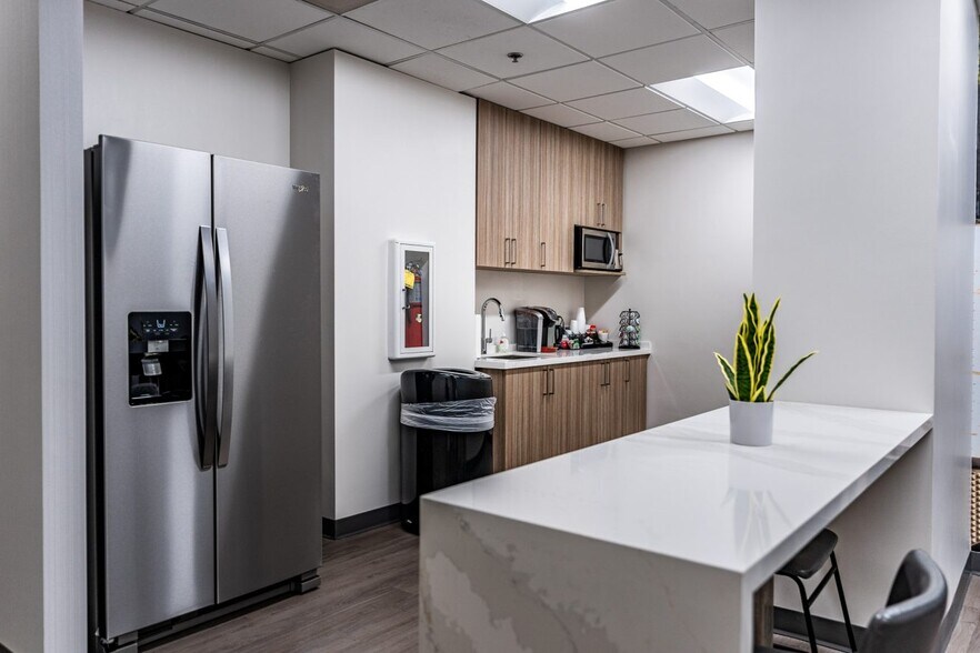 More Photos Of 235 Peachtree St NE, Atlanta Office For Lease