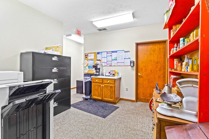 More Photos Of 1542 E Greyhound Pass, Carmel Medical For Lease