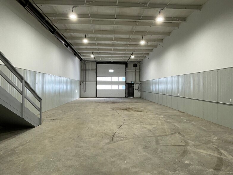 More Photos Of 4000 Landry Ave, Red Deer County Warehouse For Lease