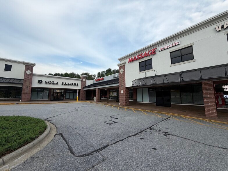 More Photos Of 1636 Hendersonville Rd, Asheville Unknown For Lease