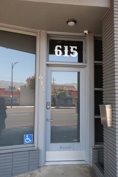 More Photos Of 615 S Victory Blvd, Burbank Loft Creative Space For Sale