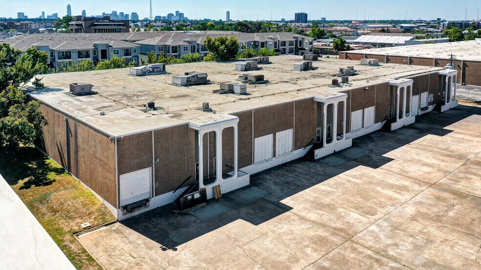 More Photos Of 6855 Wynnwood Ln, Houston Unknown For Lease