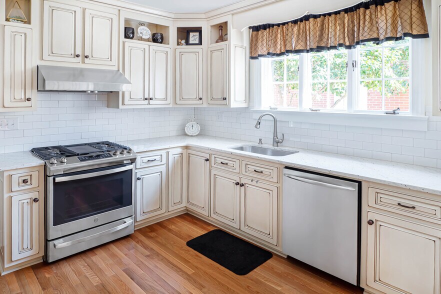 More Photos Of 1035 Pee Dee Ave, Albemarle Specialty For Sale