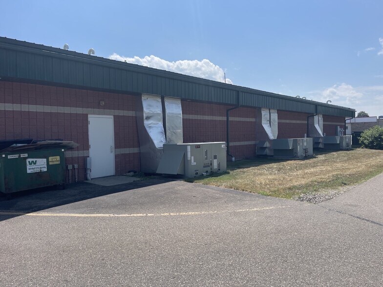 More Photos Of 1101-1107 E College Dr, Marshall Unknown For Lease