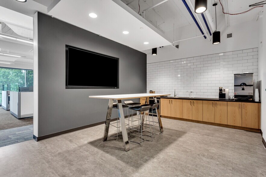 More Photos Of 3475 Piedmont Rd NE, Atlanta Office For Lease