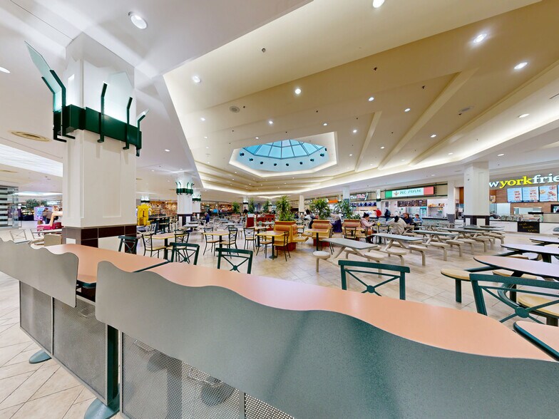 More Photos Of 1500 Fisher St, North Bay General Retail For Lease