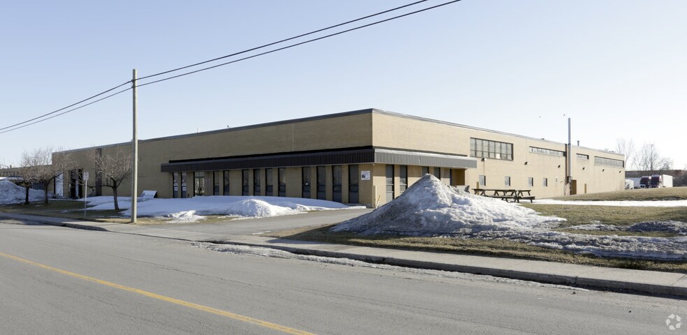 More Photos Of 1170 Ave 50th, Montréal Warehouse For Sale