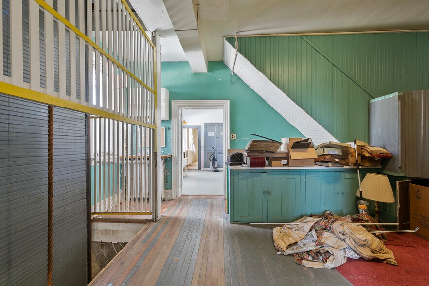 More Photos Of 2500 E Marshall St, Richmond Office For Lease