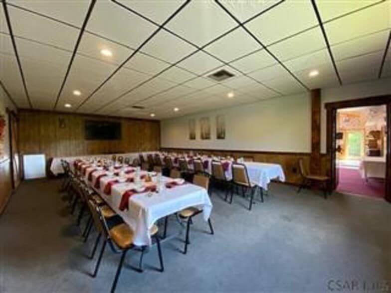 More Photos Of 1939 Forest Hills Dr, Elton Restaurant For Sale