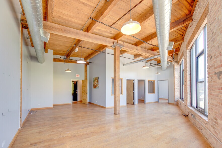 More Photos Of 1000 N Halsted St, Chicago Loft Creative Space For Lease