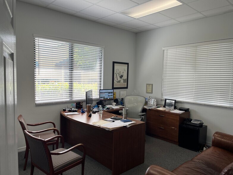 More Photos Of 10970 S Cleveland Ave, Fort Myers Office For Sale
