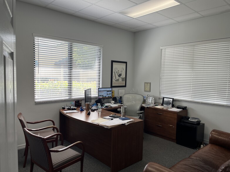 More Photos Of 10970 S Cleveland Ave, Fort Myers Office For Sale