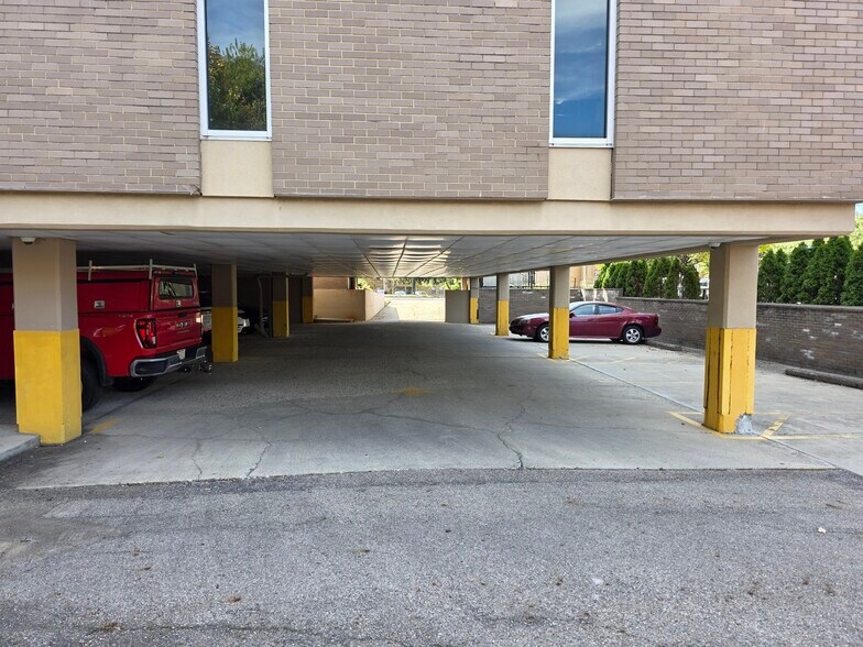 More Photos Of 135 W Dorothy Ln, Kettering Medical For Sale