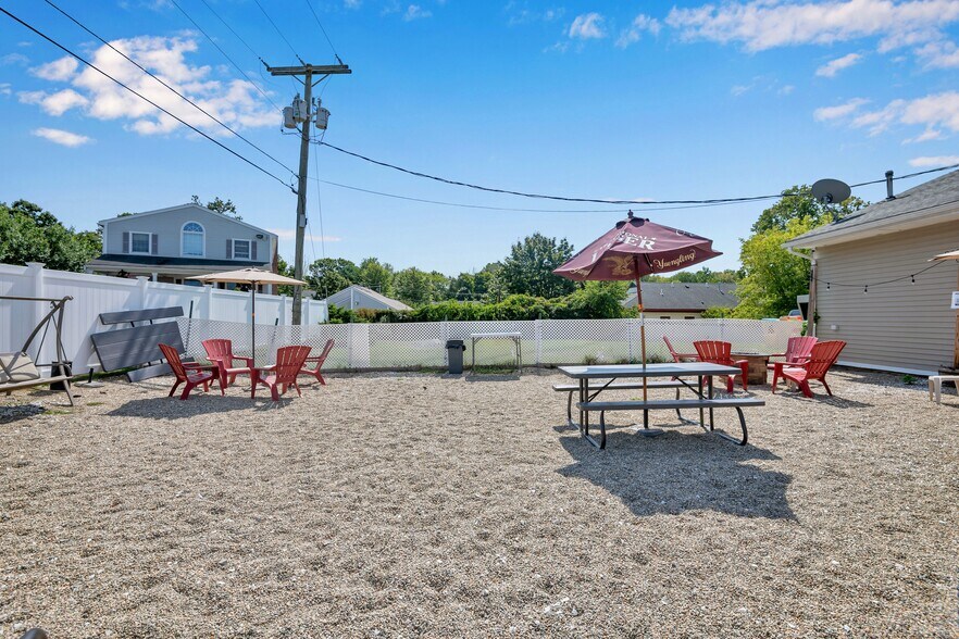 More Photos Of 50-54 Main St, Hebron Restaurant For Lease