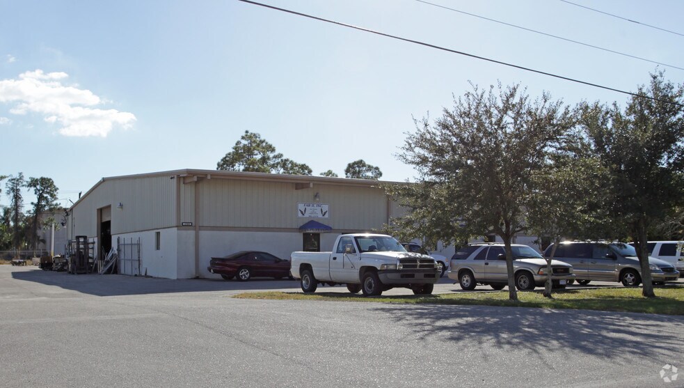 Primary Photo Of 2304 Bruner Ln, Fort Myers Manufacturing For Lease