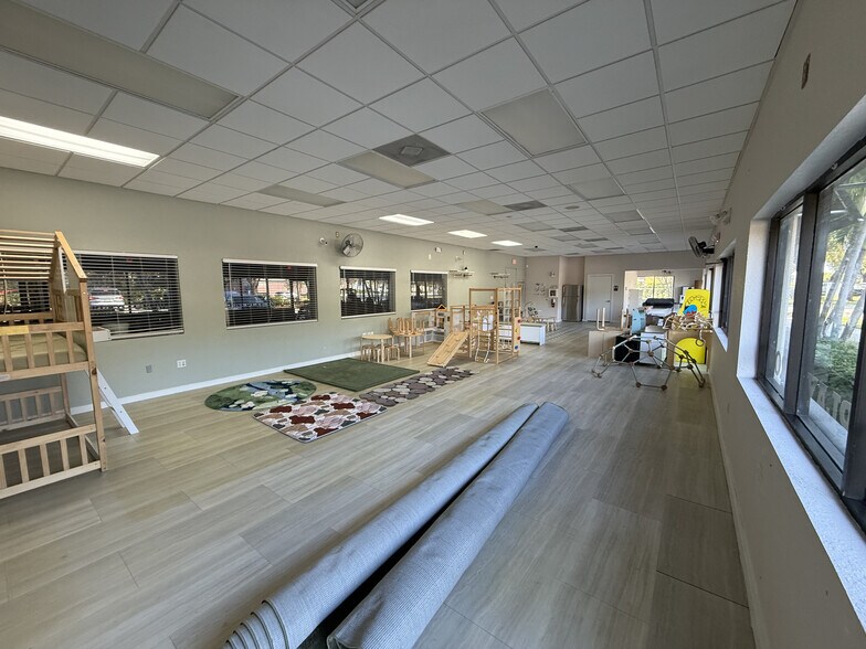 More Photos Of 11300-11354 Wiles Rd, Coral Springs General Retail For Lease