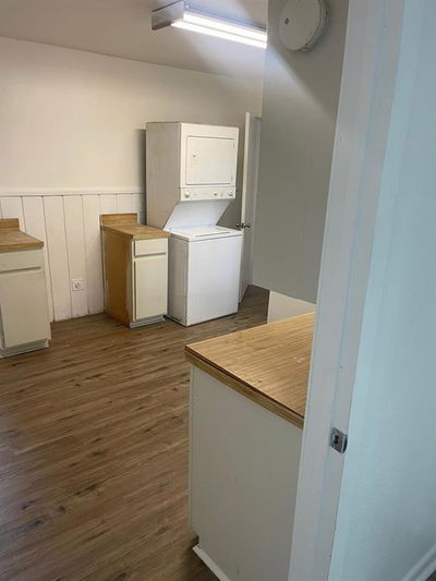 More Photos Of 737 Irby Ln, Irving Medical For Sale