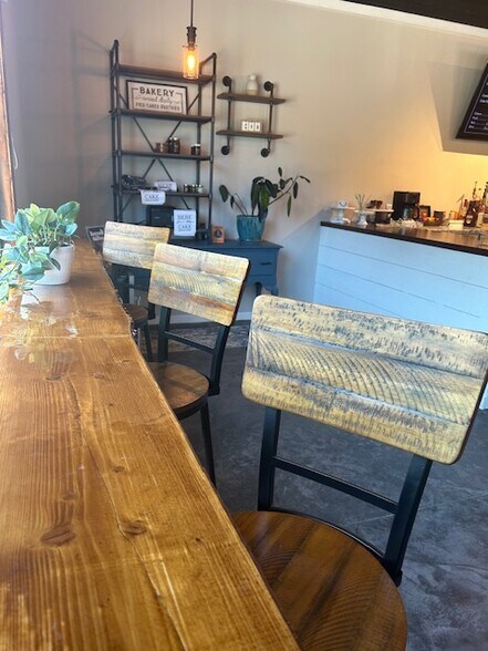 More Photos Of 200 Highlandville Rd, Highlandville Restaurant For Sale
