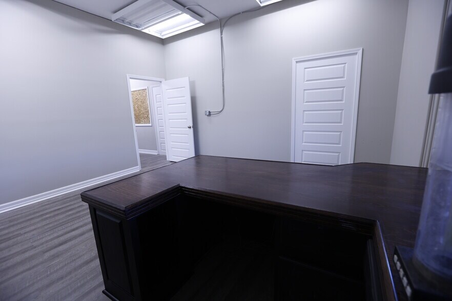 More Photos Of 325 W Main St, Lebanon Office Residential For Sale