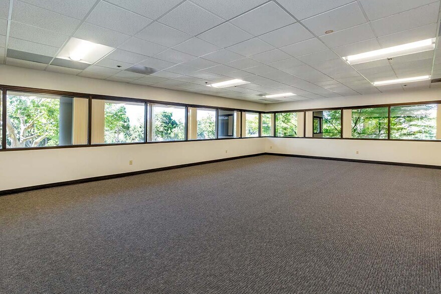 More Photos Of 1545 River Park Dr, Sacramento Office For Lease