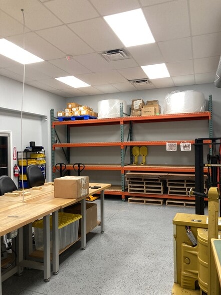 More Photos Of 127 SW Irwin Ave, West Melbourne Warehouse For Sale