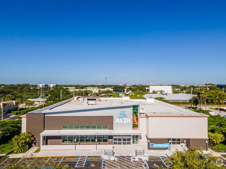 More Photos Of 4901 N Federal Hwy, Boca Raton Storefront For Lease