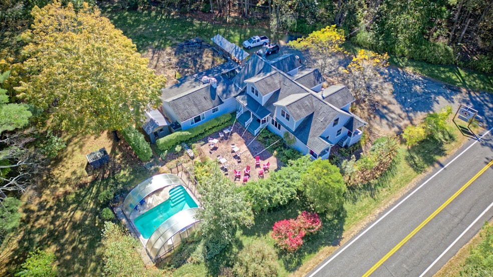 More Photos Of 5355 NY-212 Rt, Mount Tremper Hotel For Sale